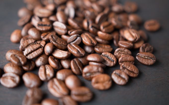 coffee beans close up wallpaper 4k background