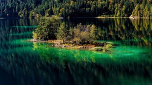 Green Water Lake HD Wallpaper