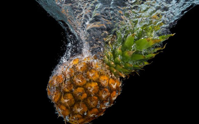 pineapple underwater wallpaper background
